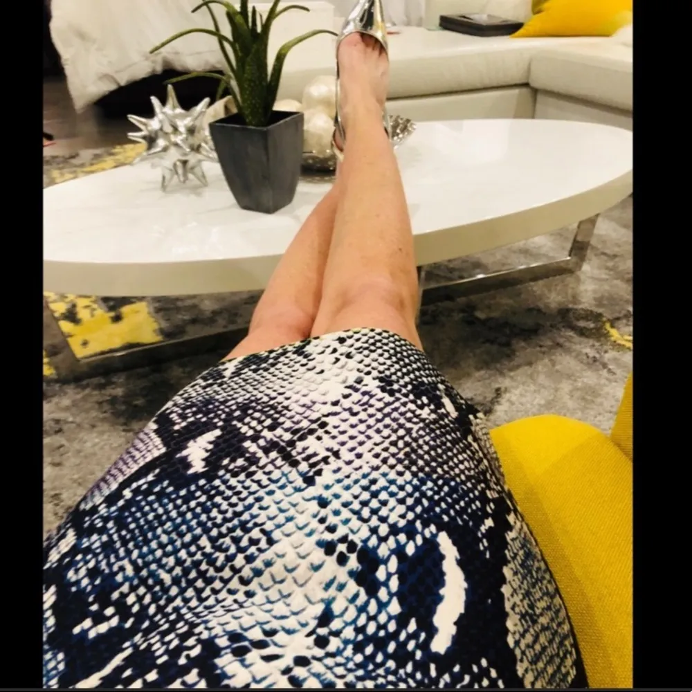 Diane Von Furstenberg Python Print Pencil Skirt Black - Image 4