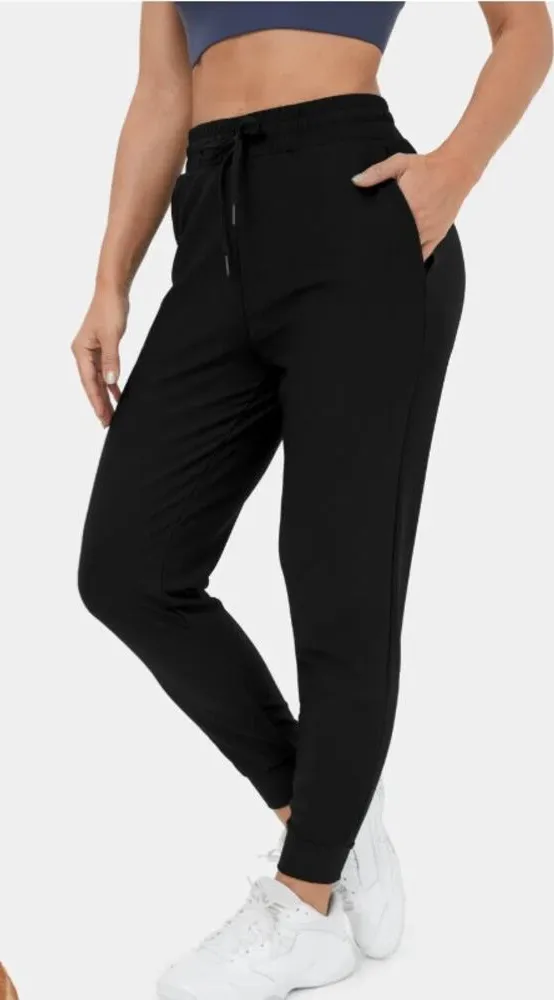 Halara Pet Hair Resistant High Waisted Drawstring 7/8 Joggers Medium NWT - Image 1