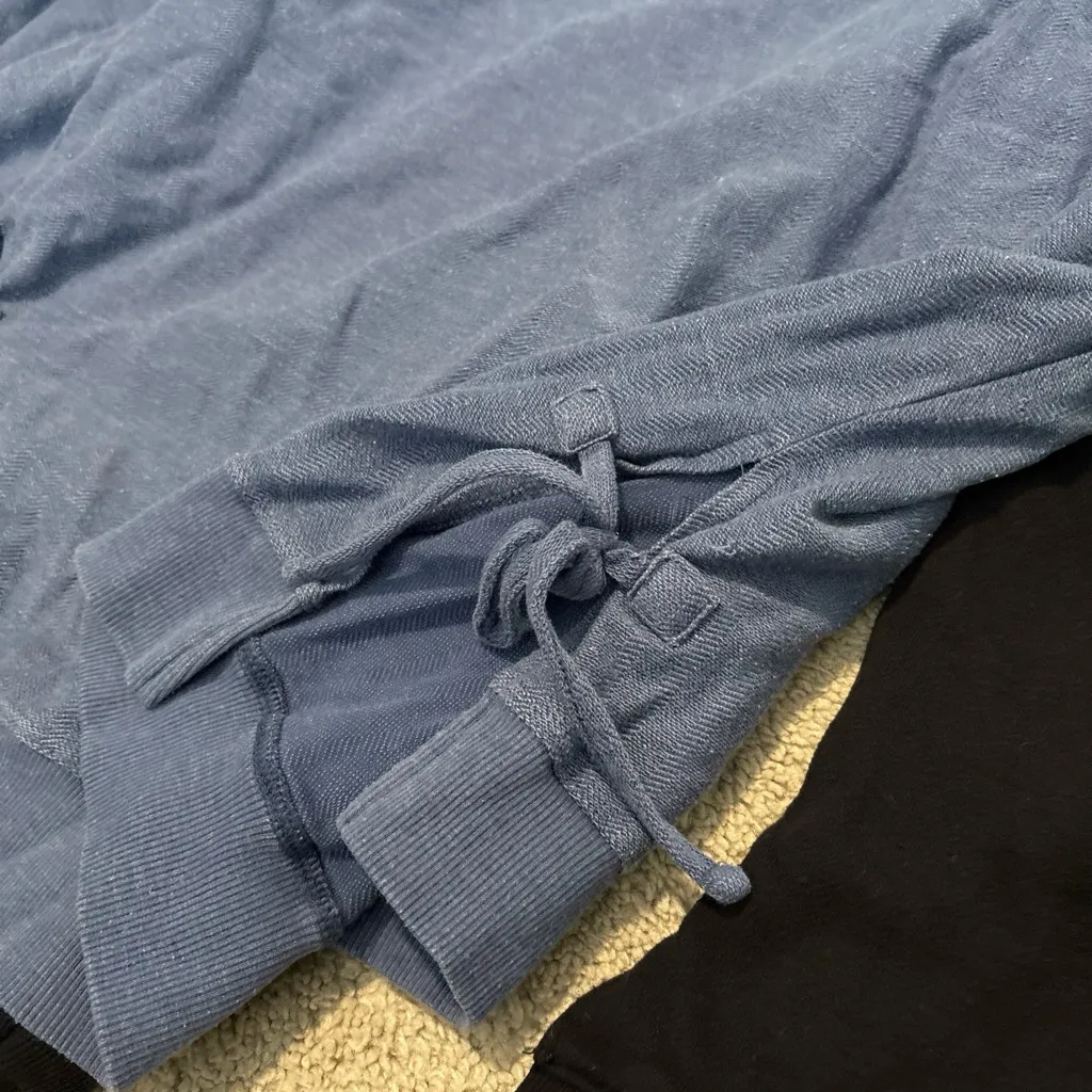 Sonoma Women's Blue and Black Sweatshirts - Image 6