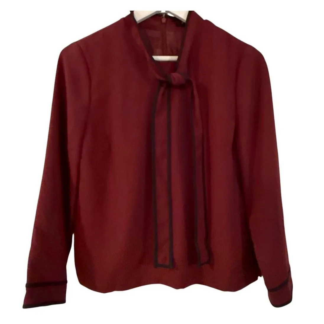 J.Crew tie neck burgundy blouse size 4 Red - Image 3