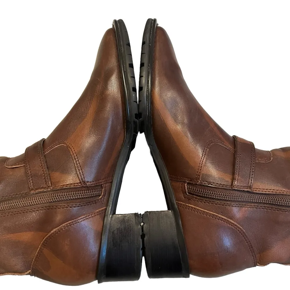 Bass “Rustic” Two Tone Mid Calf Buckle Strap Boot Size 6 - Image 10