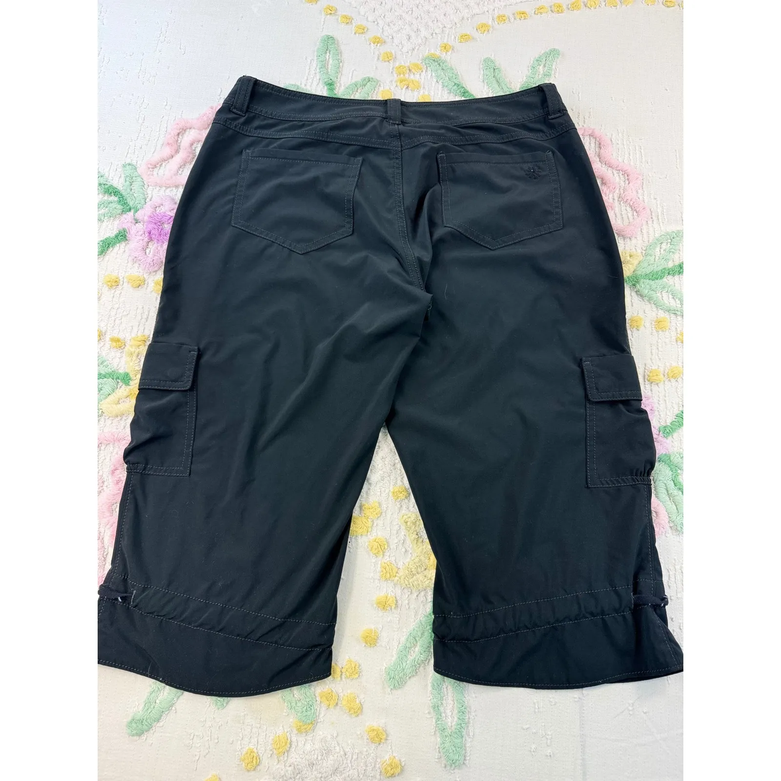 Athleta Black Cargo Capri Pants Cropped Outdoor Hiking Travel Womens Size 8 - Image 2