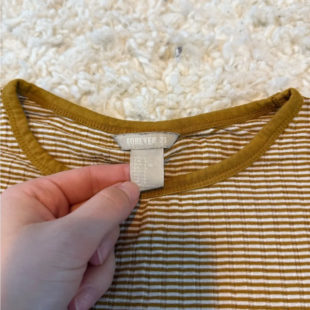 Forever 21 Crop T-Shirt - Image 2