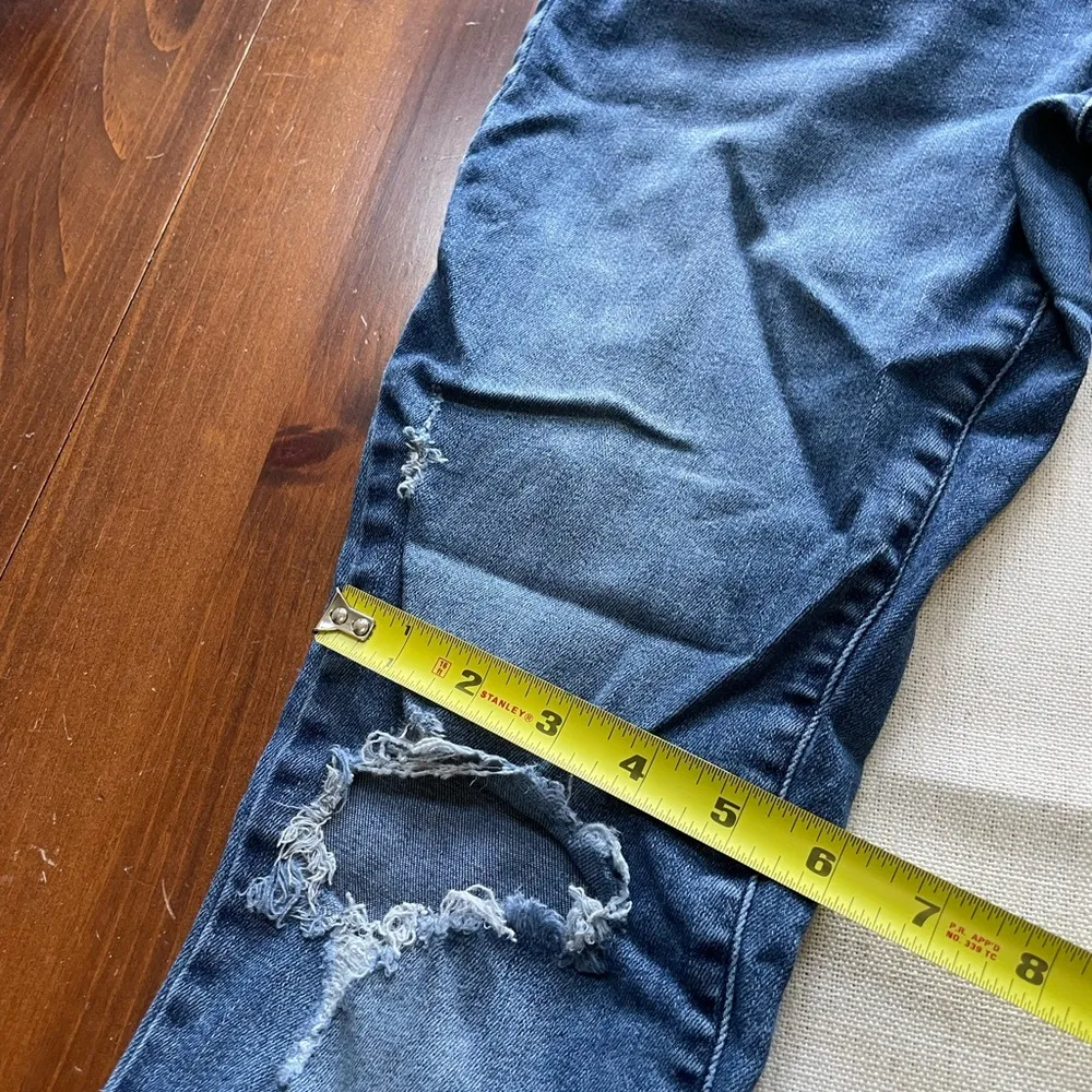 Lucky Brand Blue Jeans with Distressed Details - Image 8
