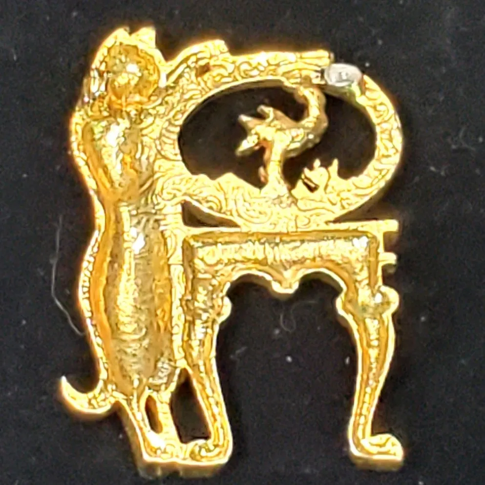 Vintage 1928 Cat And Fish Bowl Kitty Brooch Broken No Lucite or Pin 2" Gold - Image 2