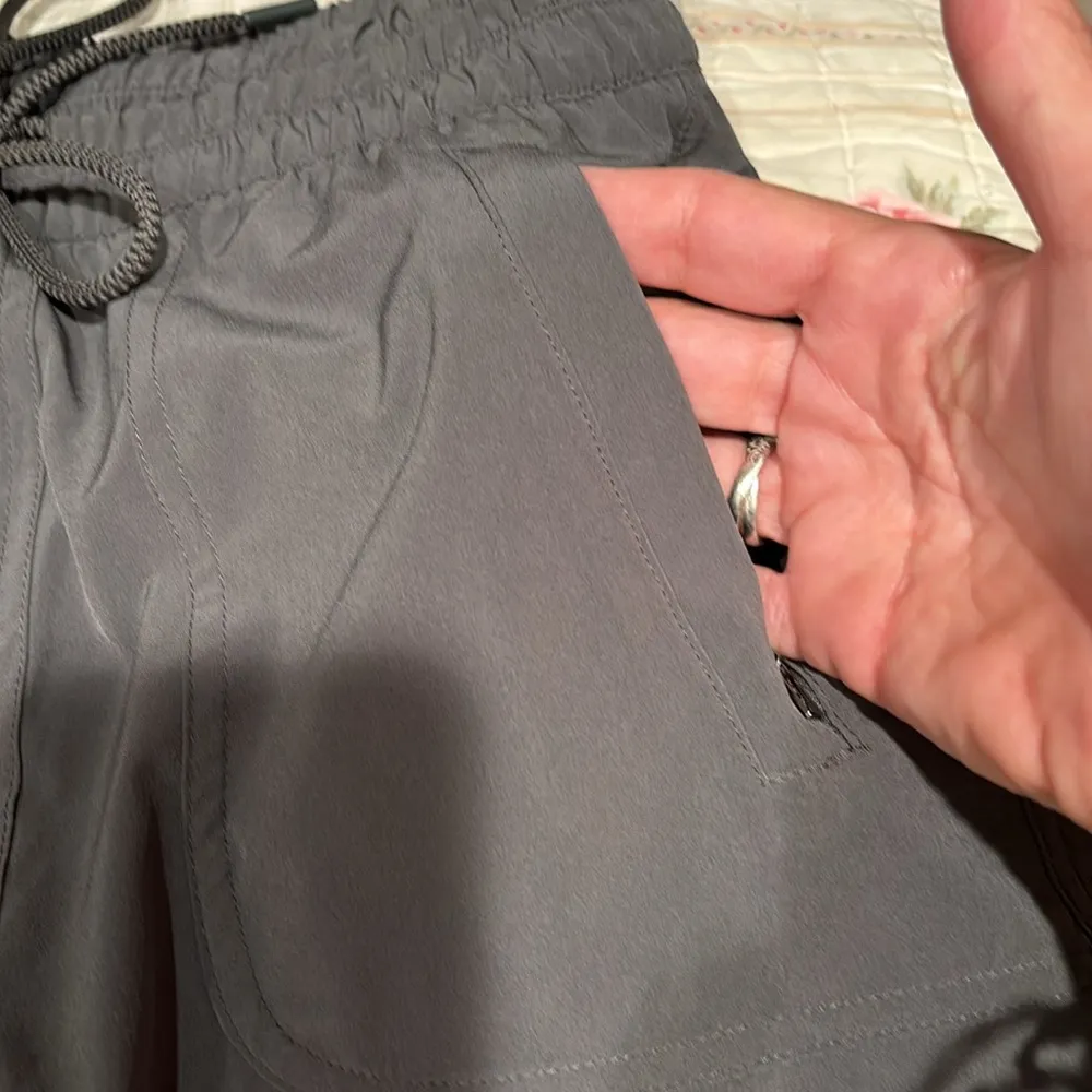 Athleta skirt 8 never used - Image 4