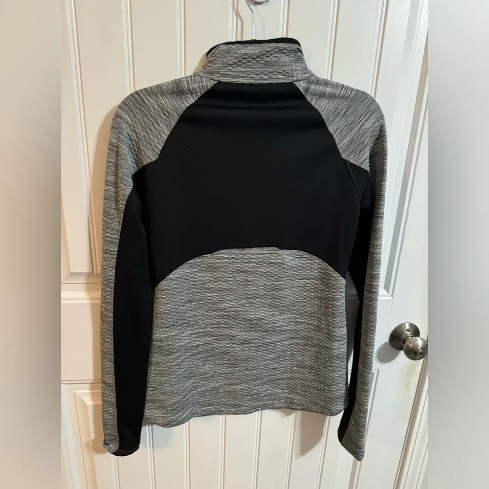Athleta Quilted Gray and Black 1/4 Zip - Image 8