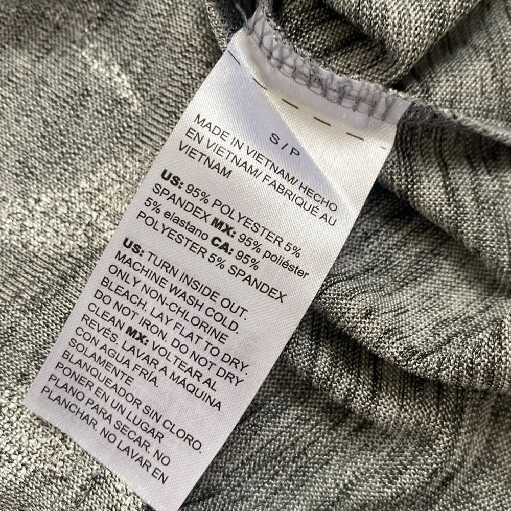 White House Black Market silver blouse with inlay design. - Image 6