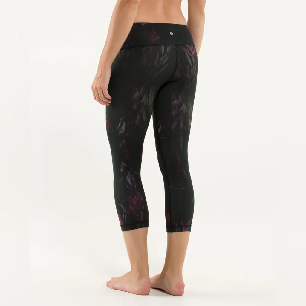Lululemon Wunder Under Crop-Midnight Iris Multi / Black Size 4 - Image 2
