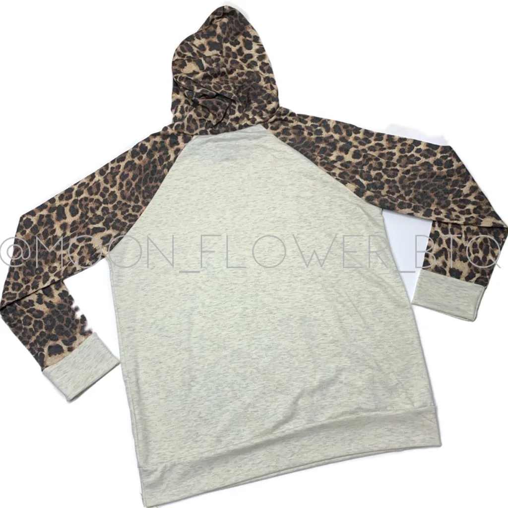 Leopard Print Oatmeal Hoodie Gray Size M - Image 8