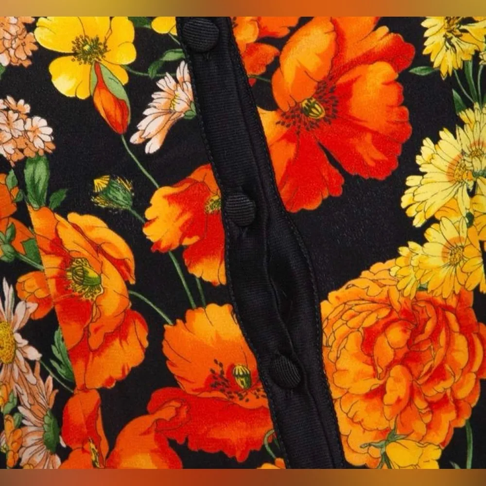 Dolce & Gabbana Classic Black Tee - Image 5