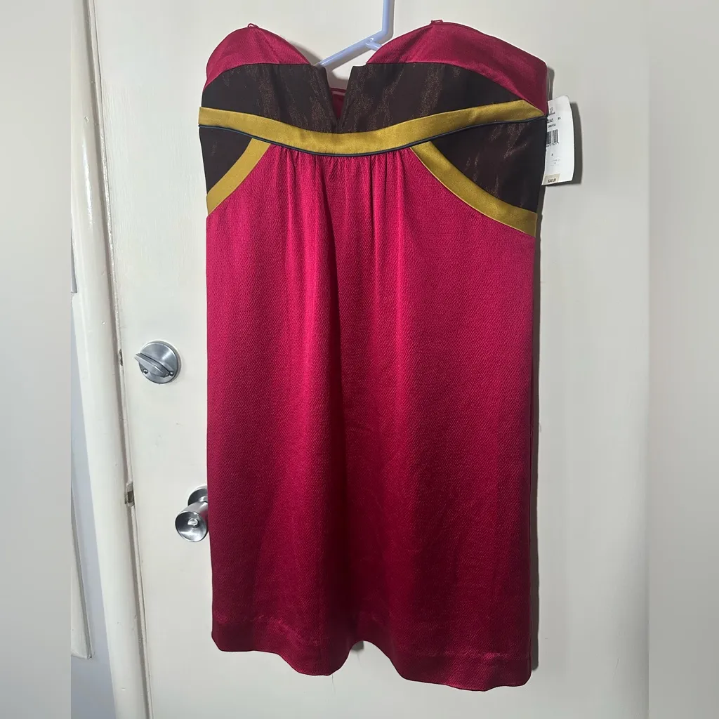 Nicole Miller Strapless Dress in Red with Brown and Gold Accents - Image 11