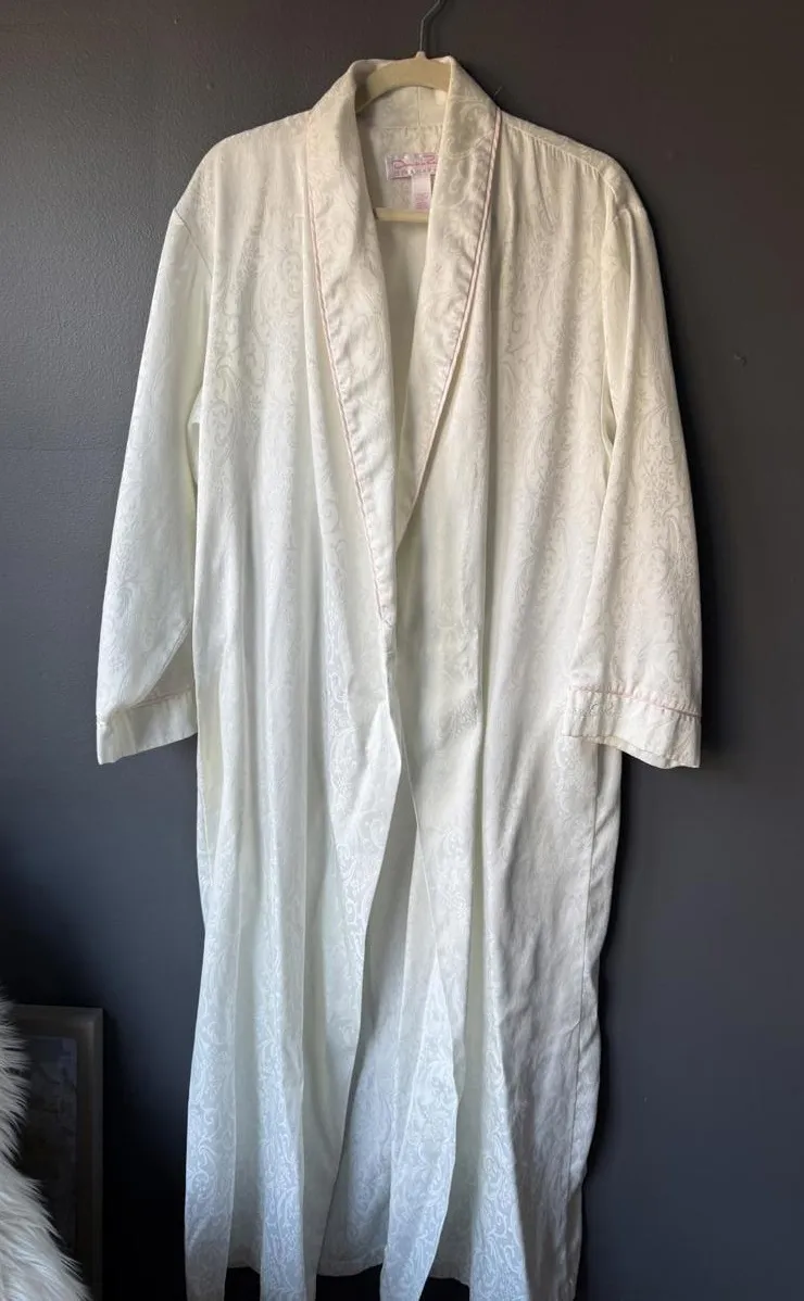 Oscar de la Renta Pink Label Women's White Jacquard Robe Medium - Image 1