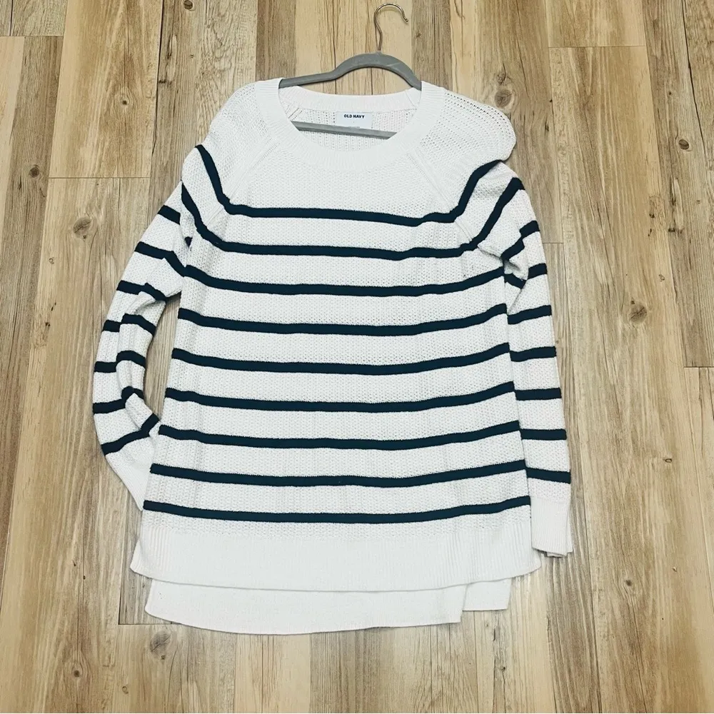 Old Navy blue white Striped Sweater size Large - Image 4