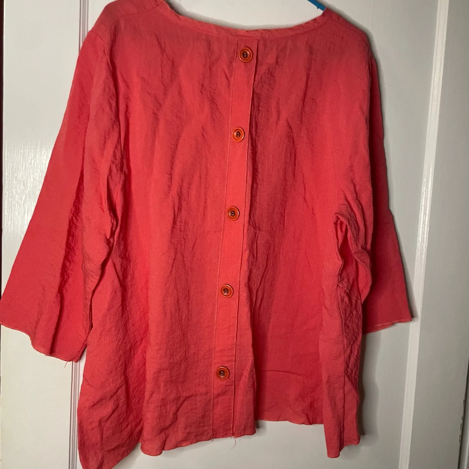 Habitat Button Back Flowy Top Coral Rayon Blend Women's L Large - Image 4