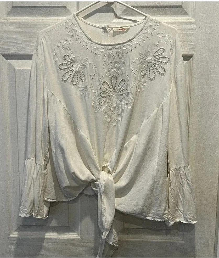 Hummingbird Boho Lace Bell Sleeve Button Back Tie Hem Top Large White Beachy - Image 1