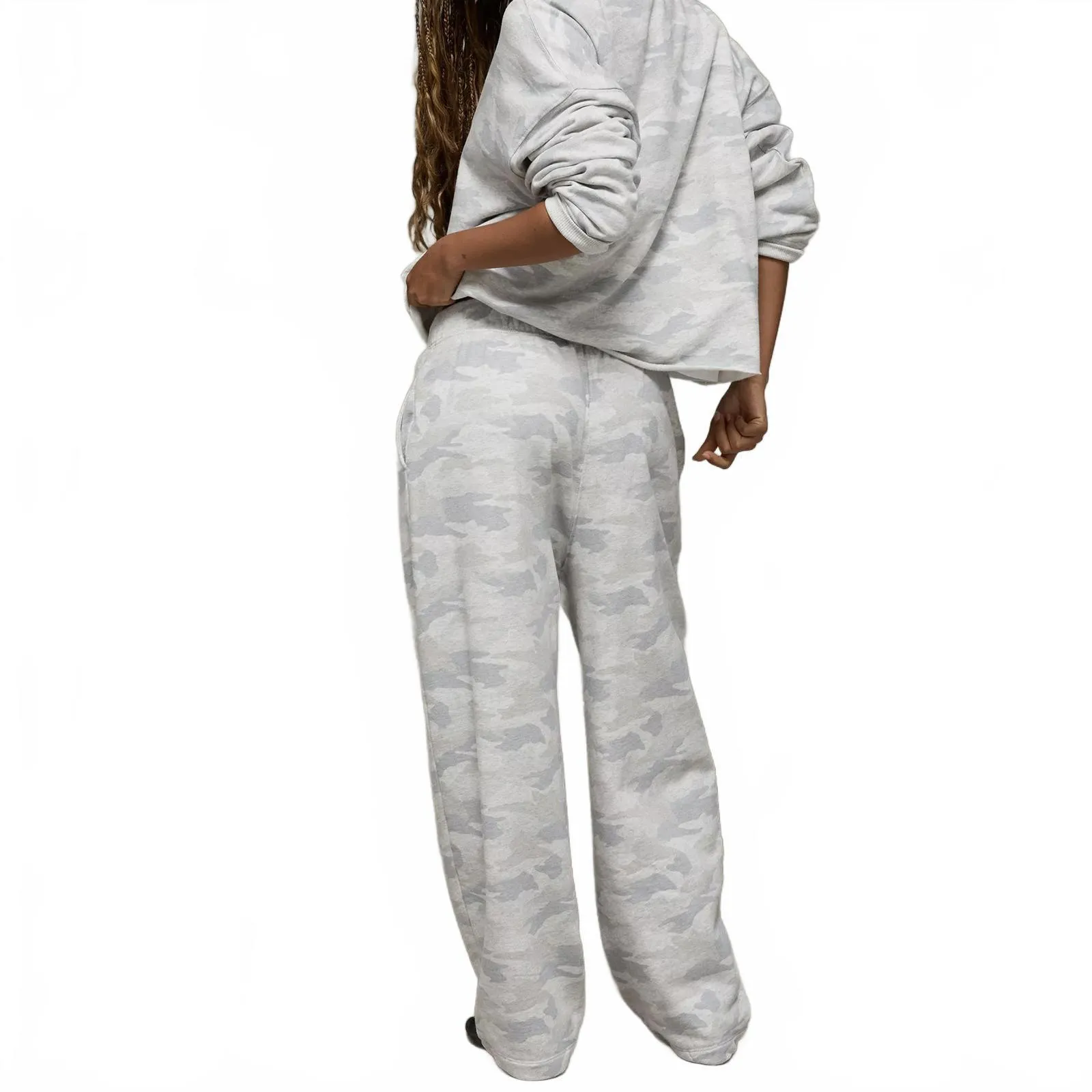 AE Everyday Luxe Barrel Sweatpant American Eagle Grey Camo NWT Medium - Image 3