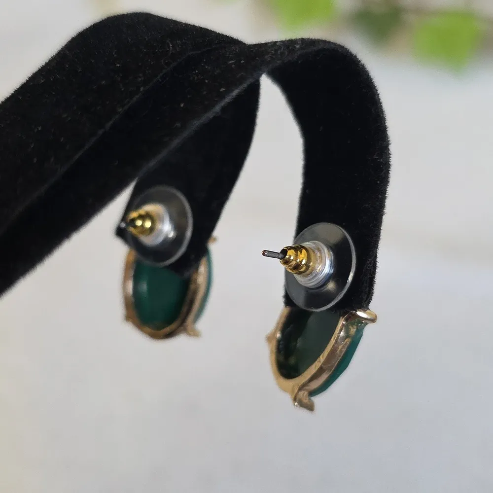 Statement Gold and Green Necklace with Earrings Set - Image 11