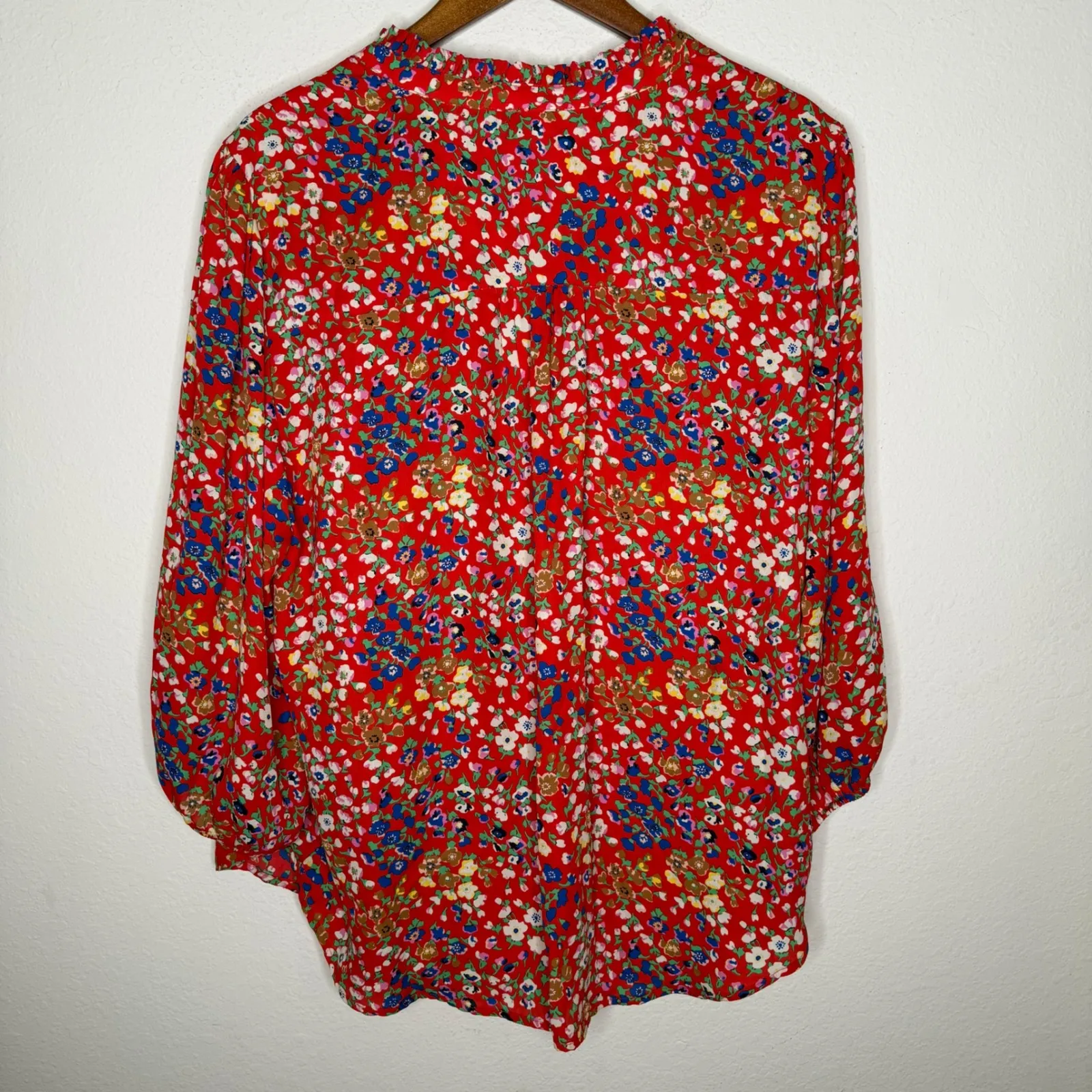 Carolina‎ Belle Montreal Floral Blouse 3/4 Elastic Sleeve, V-neck w/tie Size 1X - Image 2
