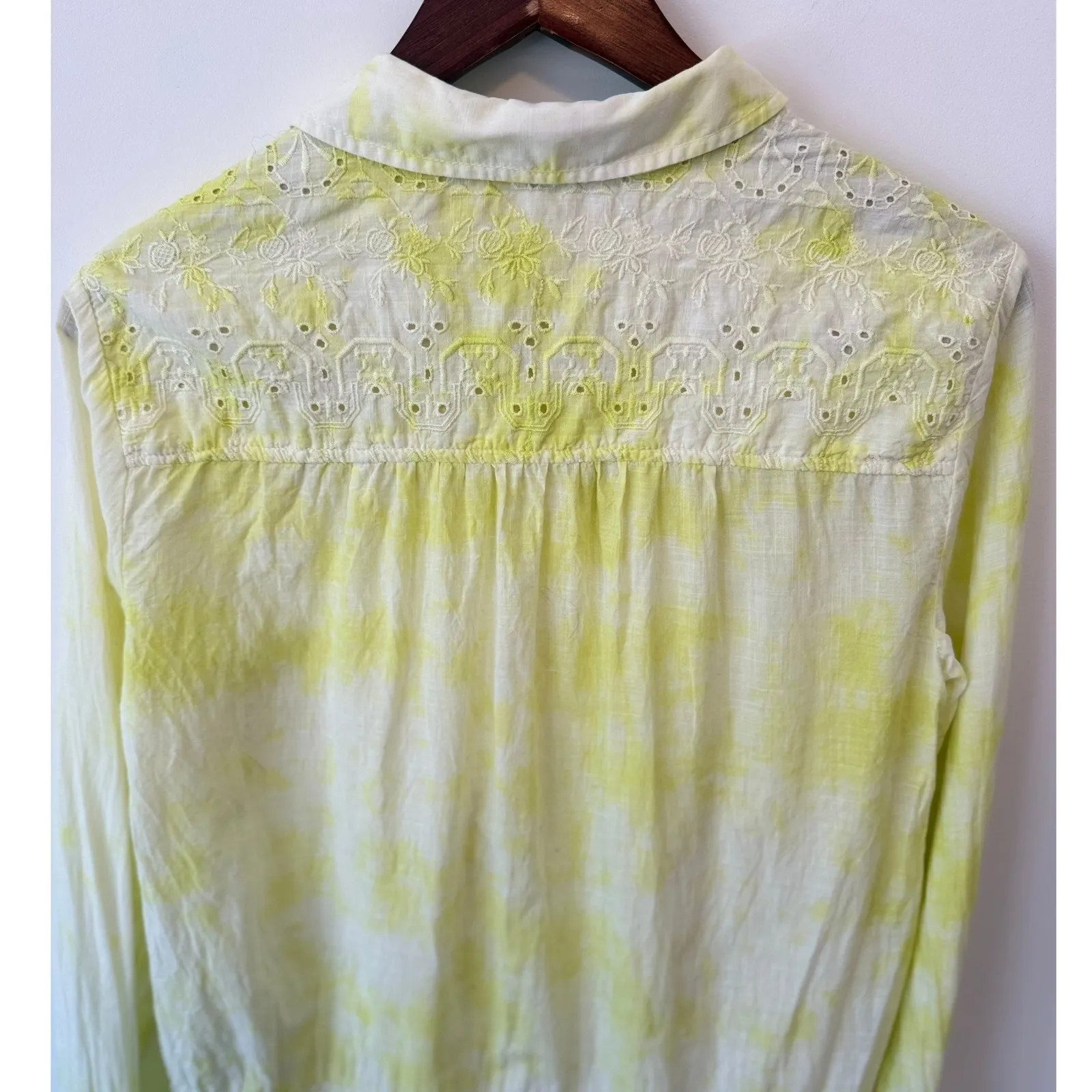 Pilcro Anthropologie Women's The Cate Classic Tie-Dye Buttondown Shirt Size S - Image 7