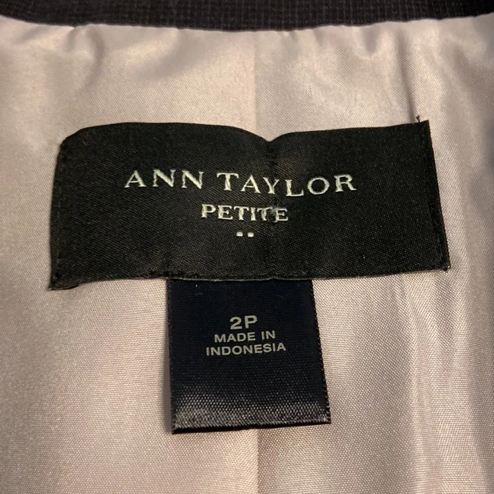 Ann Taylor size 2P blazer excellent condition length 22” bust 28” see all photos - Image 10