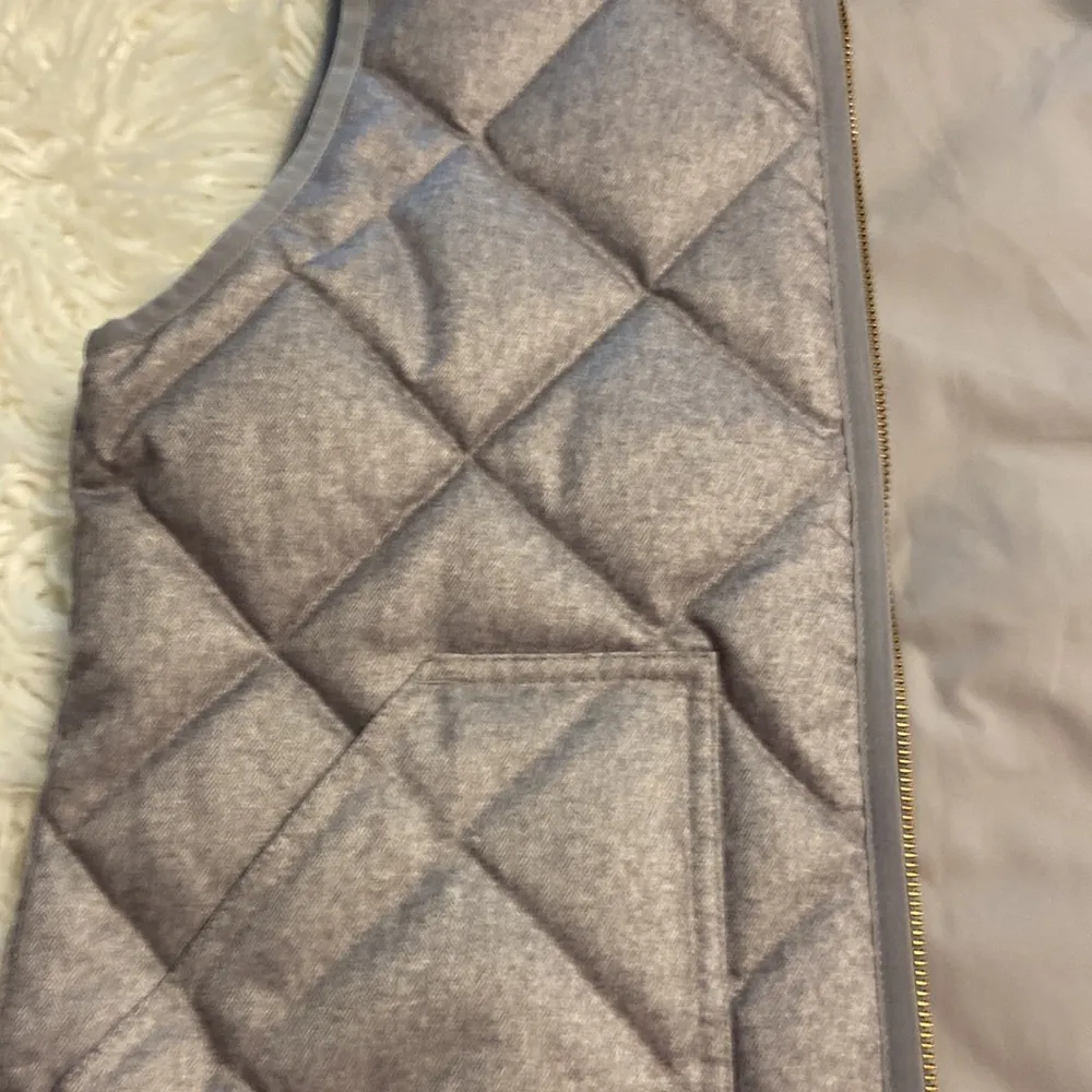 J.Crew Puffer Vest size S BNWOT silver/gray color length 25” bust 34” - Image 10
