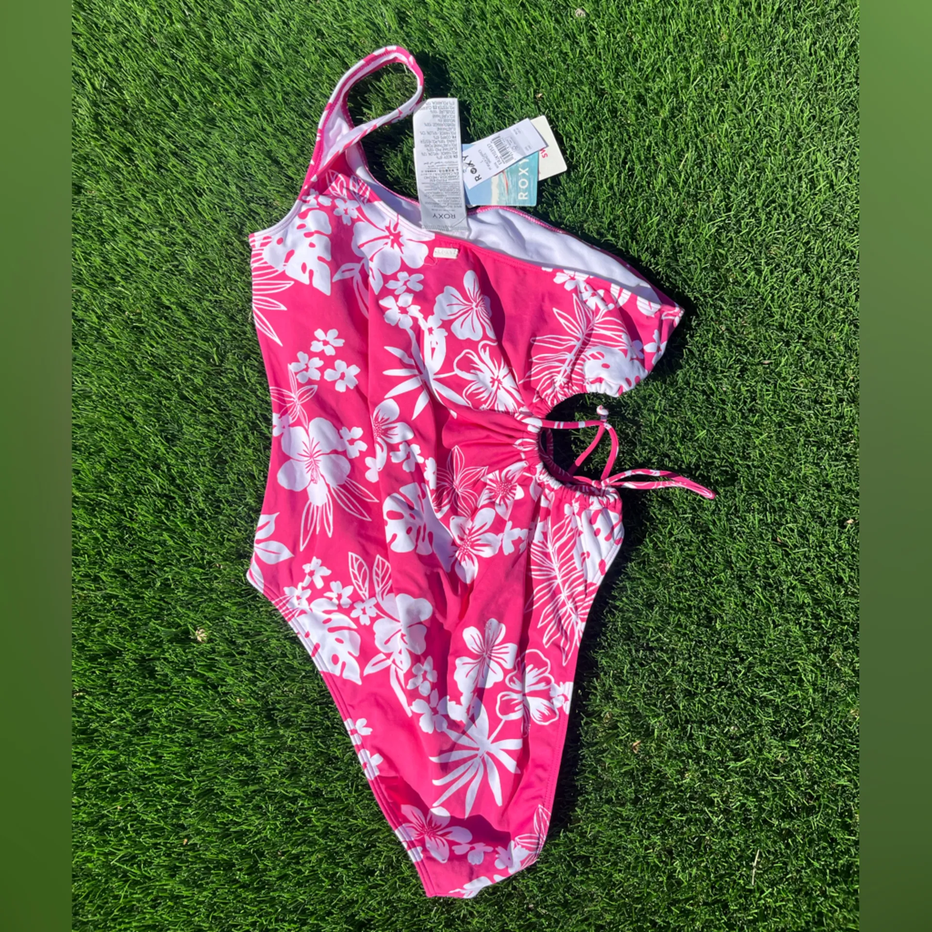 Roxy Pink and White Floral One Piece Swimsuit - Image 4