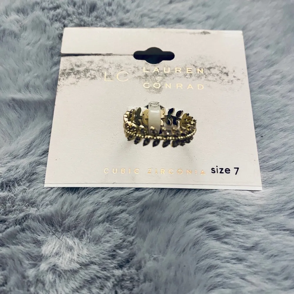 LC Lauren Conrad Gold & Rhinestone Leaf Ring - Image 2