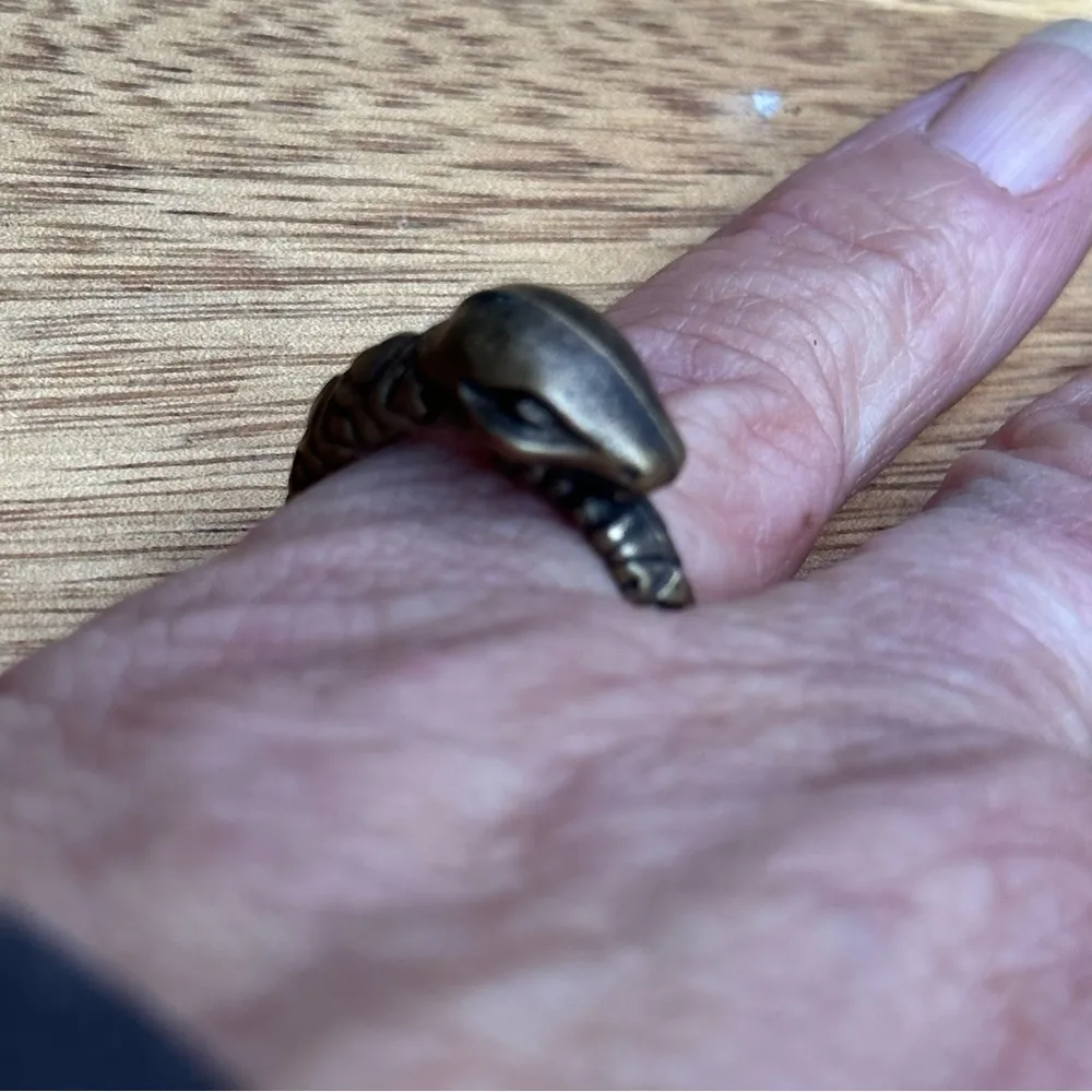 Vintage bronze cobra wrap ring - Image 5