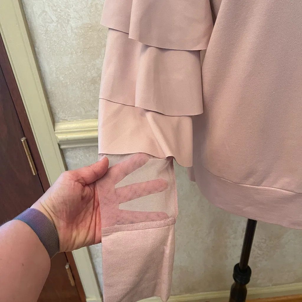 14th & Union Dusty Pink fancy sweatshirt with ruffled sleeves with mesh detail S - Image 4