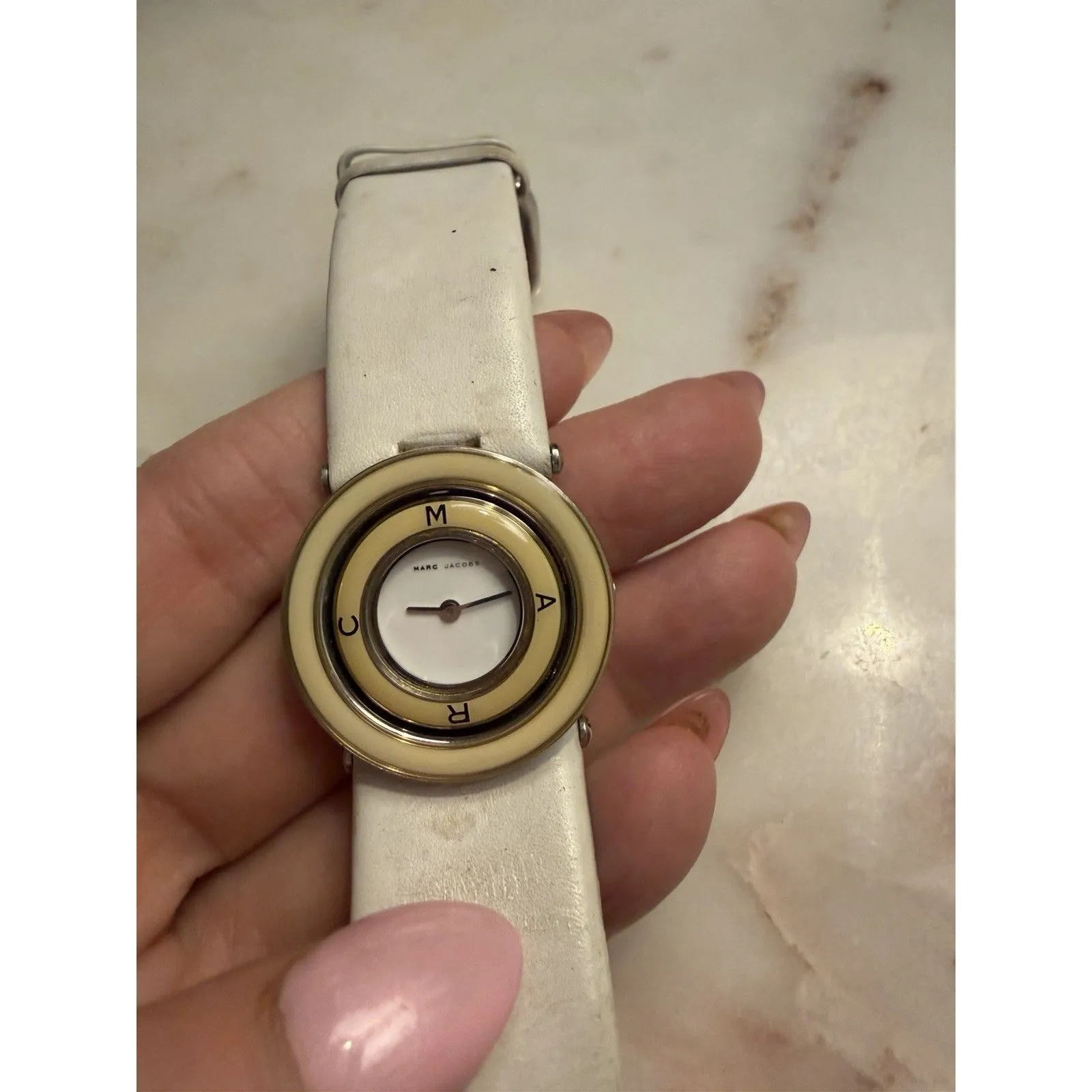 Marc by Marc Jacobs Retro Leather Watch – Rotating Logo Dial - Image 10