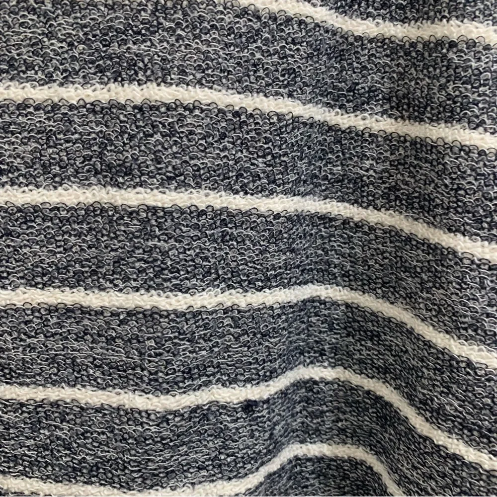 Anthropologie Devin Textured French Terry Grey and White Striped Top Size Medium - Image 8