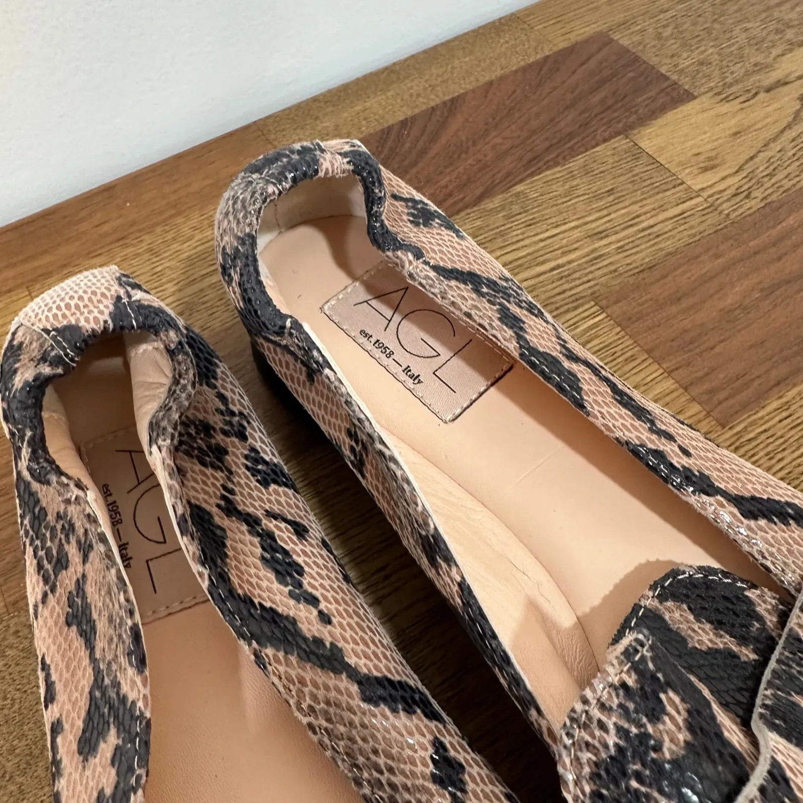 AGL Micro Pointed Loafers 8 Attilio Guisti Patent Leather Slip On Shiny Career Brown - Image 2