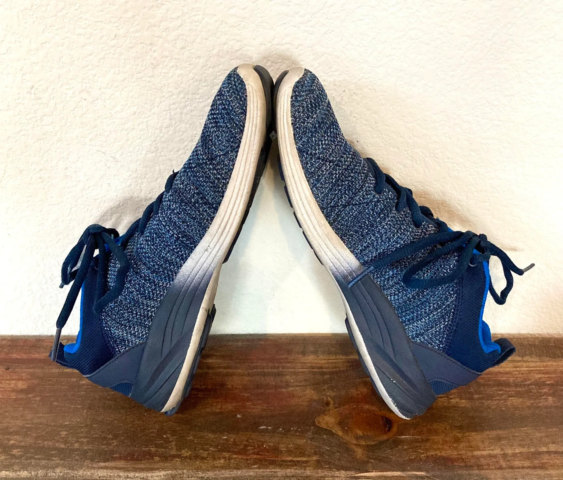 Vionic sneakers Like new . Sz 6. Mint! - Image 3