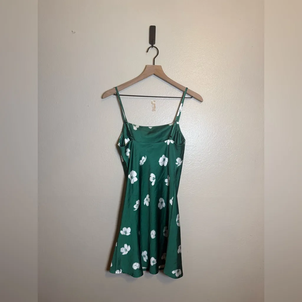 Princess Polly Ultra Mini Dress in Green Floral - Image 4