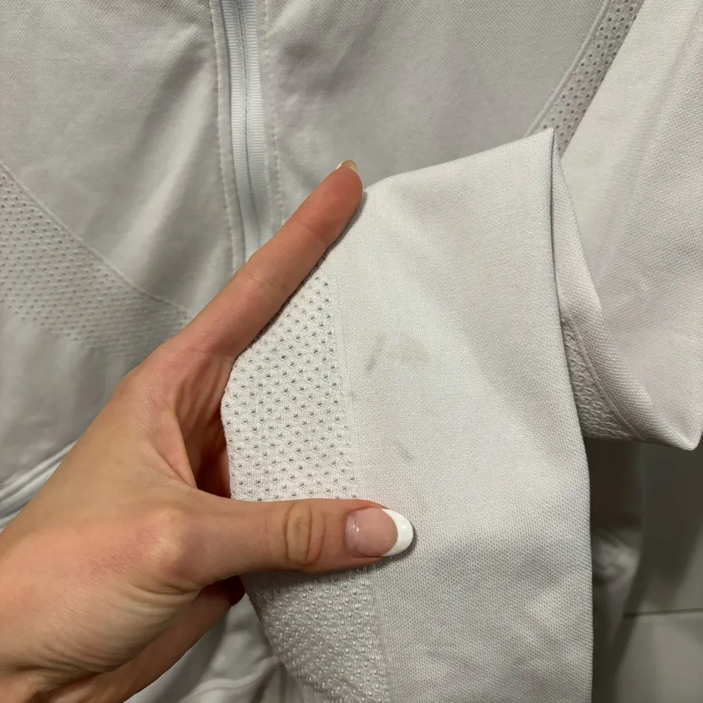 Lululemon  Ventilate Jacket White / Grey - Image 10