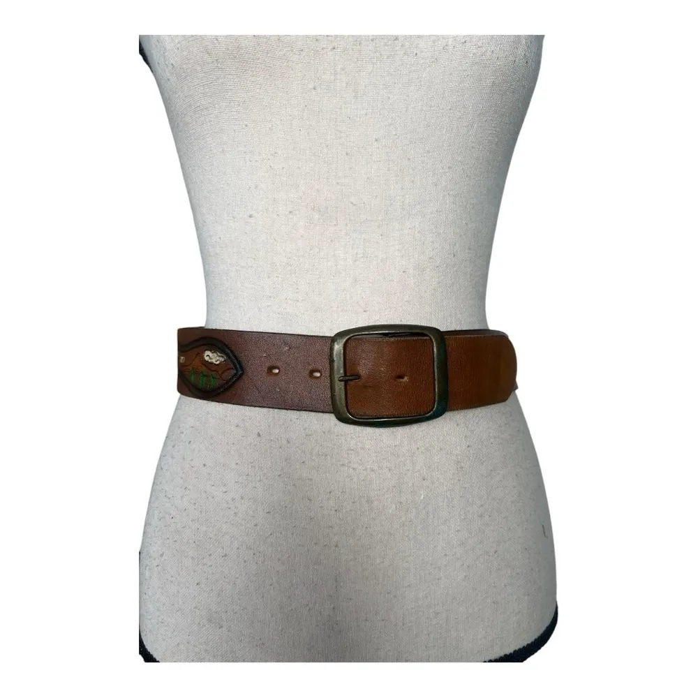 Artisan Brown Cowhide Leather Belt with Textured Surface and Classic Design - Image 6