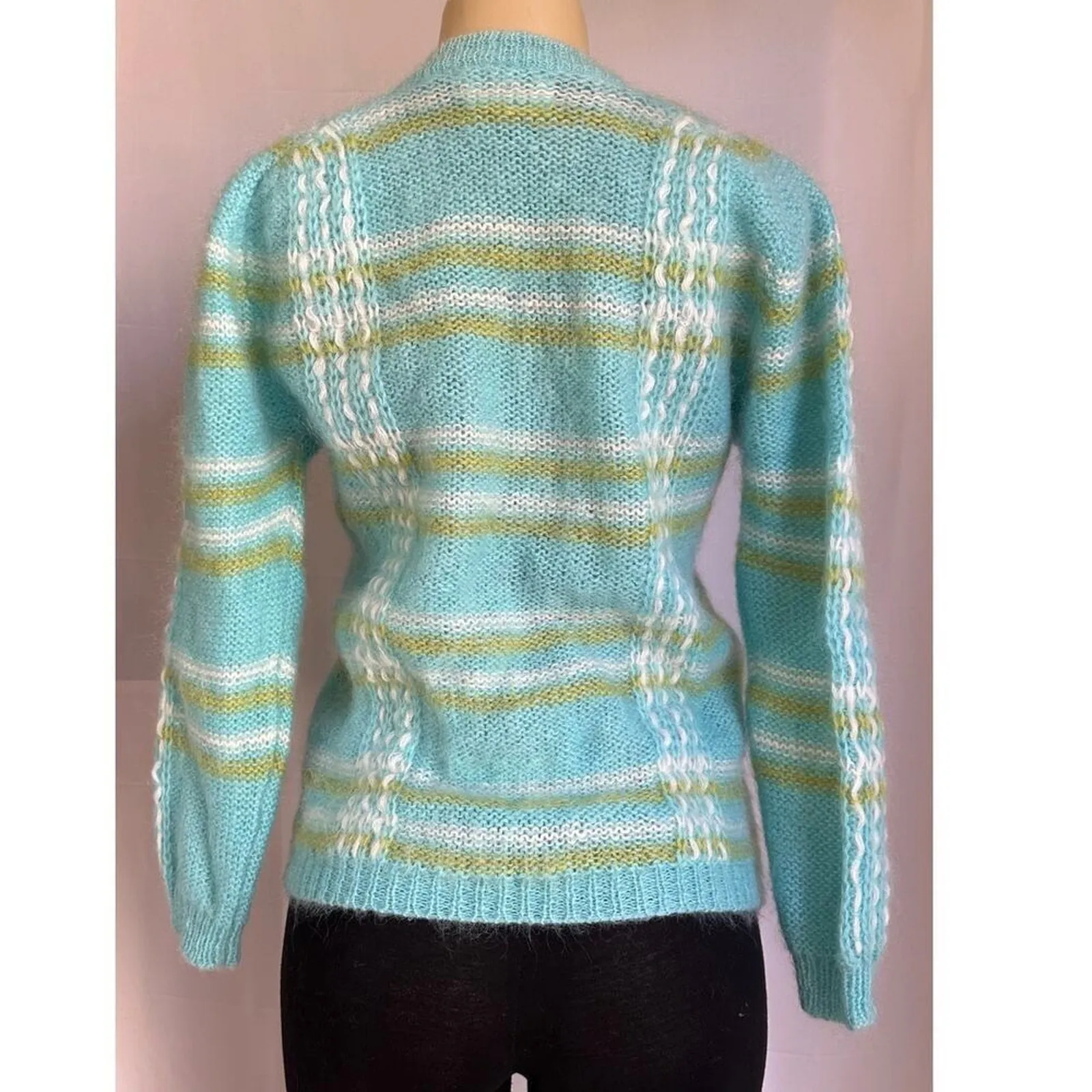 Vintage Joyce Sportswear Mohair Wool Cardigan 60s Hong Kong – Suéter Vintage Blue Size M - Image 2