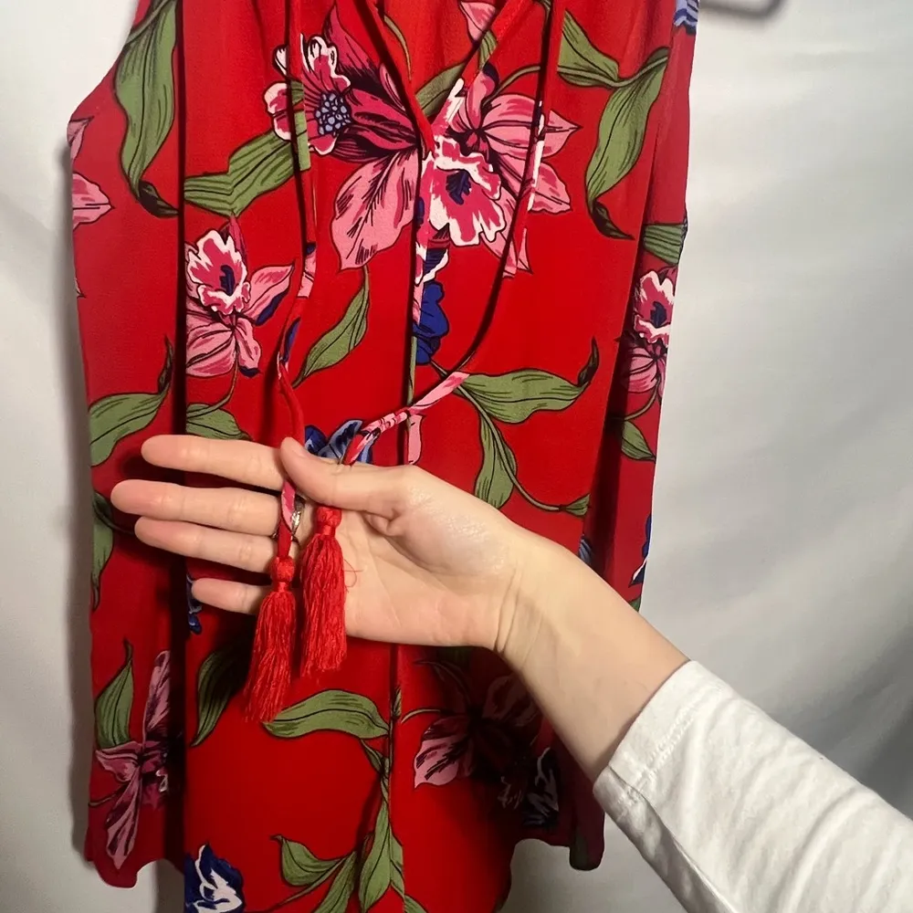 C & E Sleeveless Tank Top Women’s Red Floral Shirt With Tassels Blouse - Image 4
