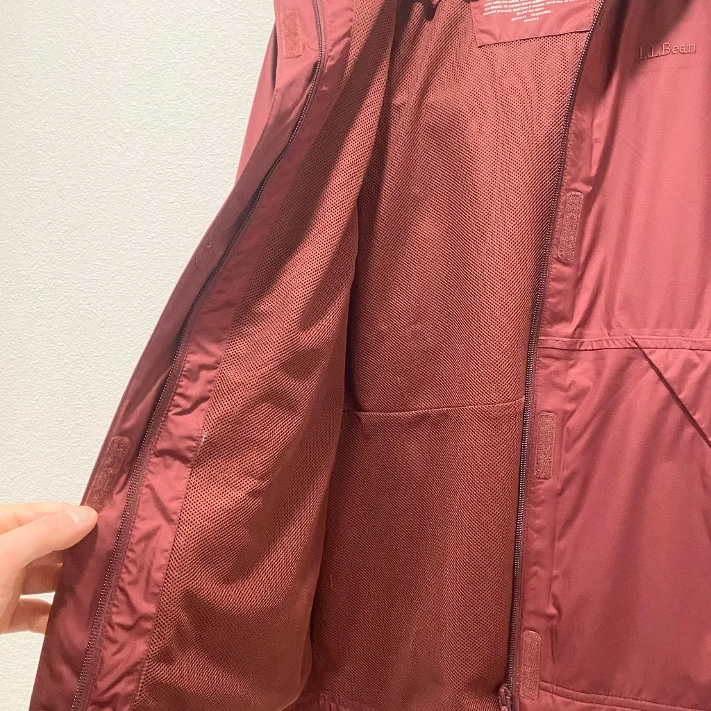 LL Bean Women's Light Weight Rain Jacket Wind Breaker - Image 6
