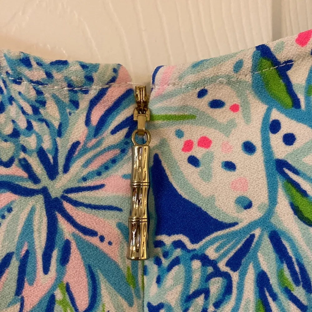 Lilly Pulitzer Shirt size S excellent condition length 28” bust 30” - Image 5