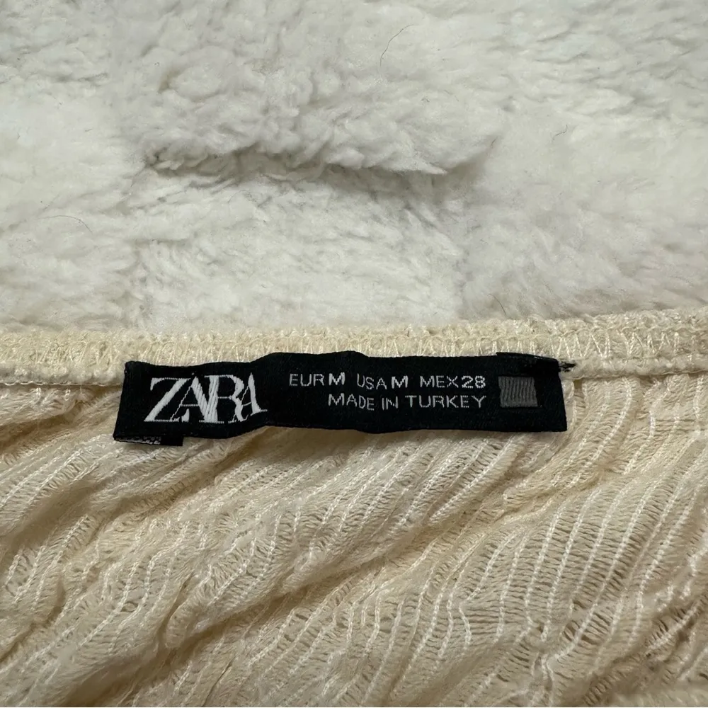 Zara Cream Textured Balloon Puff Sleeve Crop Top Short Sleeve - Women’s Medium - Image 4