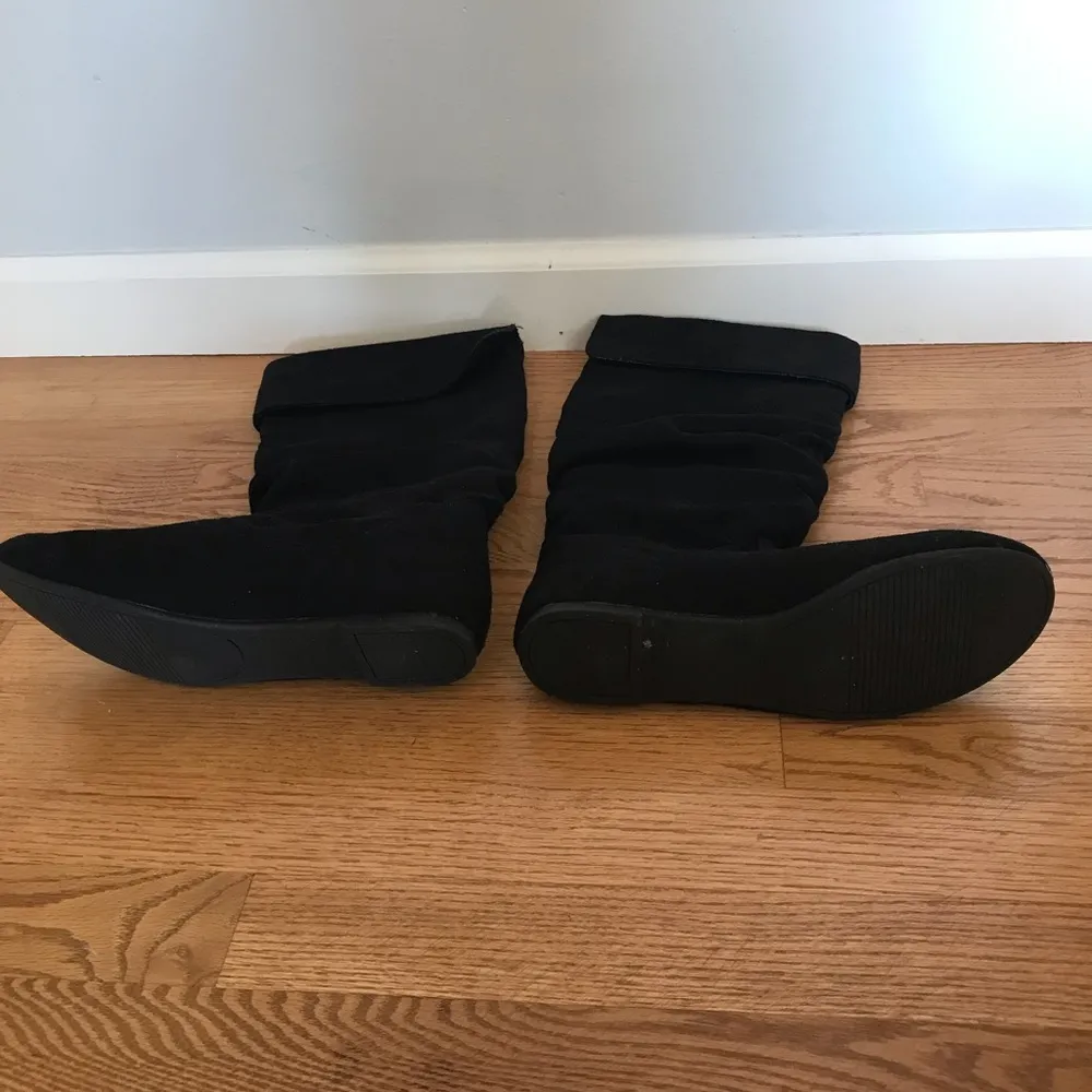 Women’s Black Boots Size 8.5 - Image 3