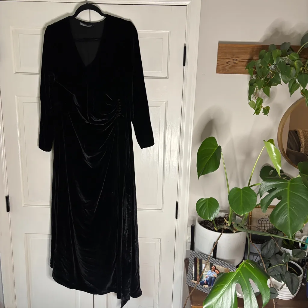 Olivia Von Halle x Disney Maleficent Shillingford Velvet Wrap Maxi Dress Size S‎ Black - Image 4