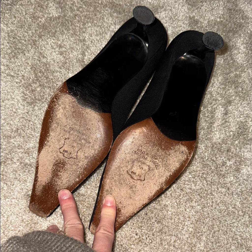 Stuart Weitzman Black close toed pointed heels! - Image 3