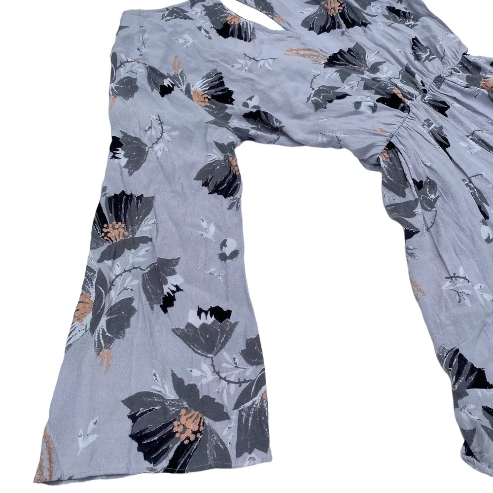 ASTR The Label Floral Romper Gray Women's Size Extra Small Poppy - Image 11