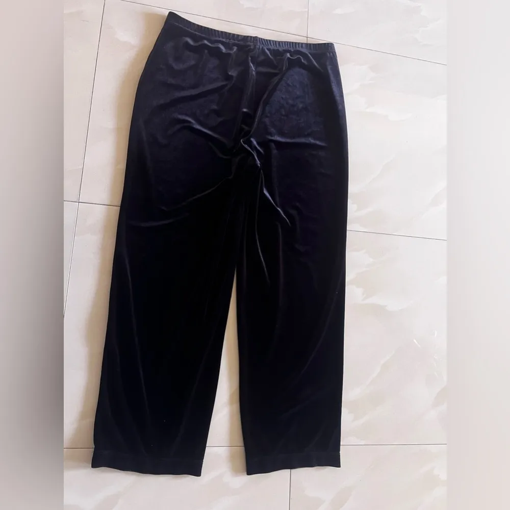 notations 1X Black Velour Pull-on Wide Leg Elegant Pants - Image 2