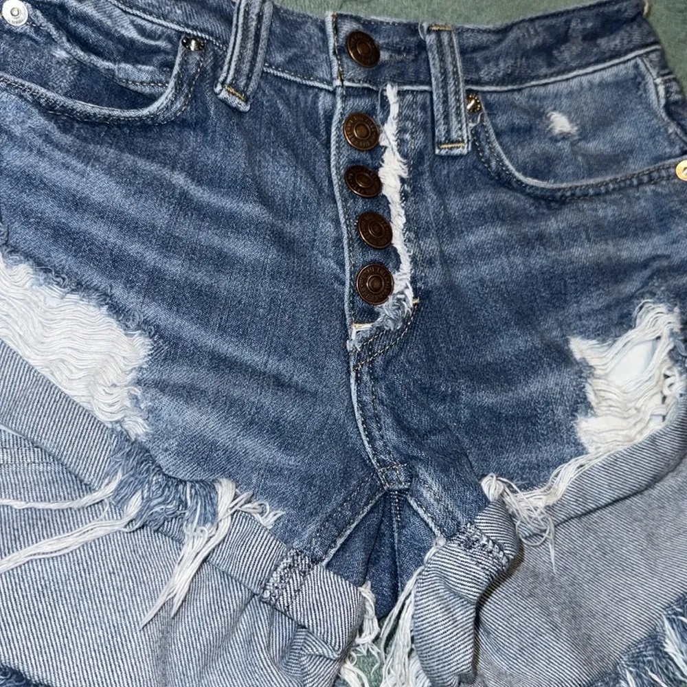 We the free jean shorts. Size 24 - Image 3