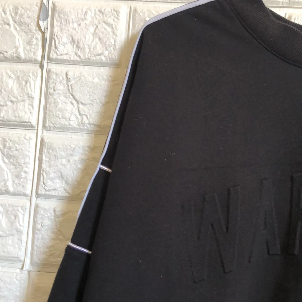 Puffy print Warrior cropped‎ sweatshirt size XL - Image 4
