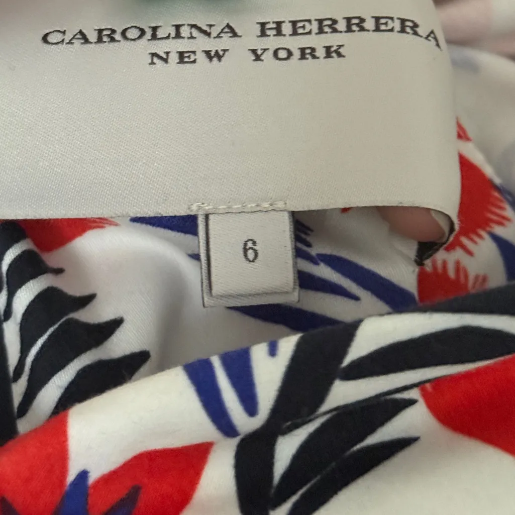 Carolina Herrera Floral cap sleeve mini dress
Size 6 - Image 5